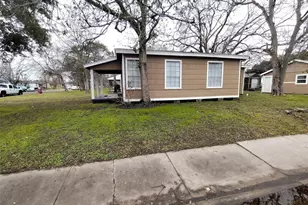 1302 W 6th St, Freeport, TX 77541 - Photo 16