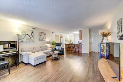 1901 S Voss Road #4, Houston, TX 77057 - Photo 4