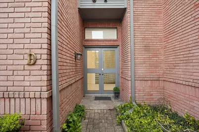 2214 Nantucket Drive #D, Houston, TX 77057 - Photo 2