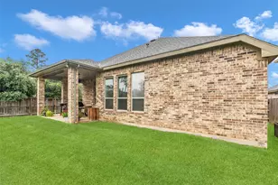 561 Rolling Brook Ln, Pinehurst, TX 77362 - Photo 6