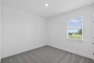 221 Dunovant Dr, Sealy, TX 77474 - Photo 14