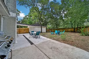 1 Marsh Millet Ct, The Woodlands, TX 77380 - Photo 4