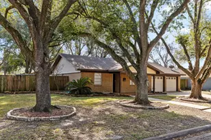 2728 Encino Ave, Bay City, TX 77414 - Photo 2