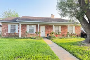 9419 McAfee Dr, Houston, TX 77031 - Photo 1