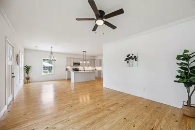 425 N Holland, Bellville, TX 77418 - Photo 8