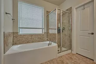 1726 Thornhollow Dr, Houston, TX 77014 - Photo 18