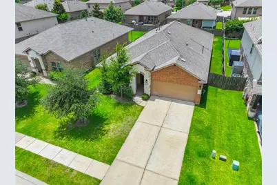 138 Meadow Grove Drive, Conroe, TX 77384 - Photo 2