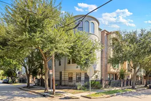 628 Bomar St, Houston, TX 77006 - Photo 2