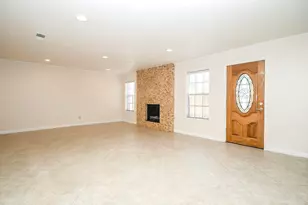 13240 Trail Hollow Dr, Houston, TX 77079 - Photo 6