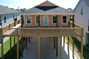 865 Palmetto Dr, Crystal Beach, TX 77650 - Photo 10