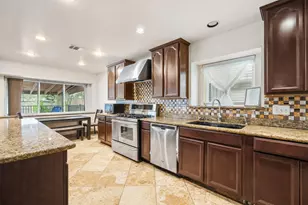 14015 Susan Ct, Sugar Land, TX 77498 - Photo 4