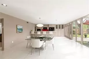 10211 Willowgrove Dr, Houston, TX 77035 - Photo 8