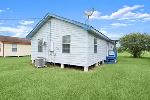 1935 1st St, Hempstead, TX 77445 - Photo 2
