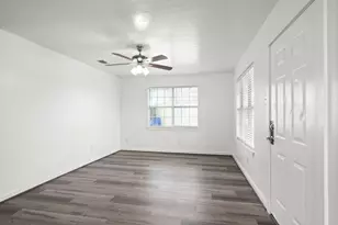 1935 1st St, Hempstead, TX 77445 - Photo 4