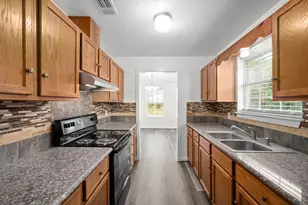 1935 1st St, Hempstead, TX 77445 - Photo 10