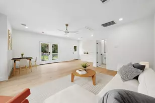 111 E 18th St, Houston, TX 77008 - Photo 40