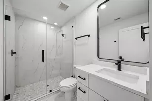 111 E 18th St, Houston, TX 77008 - Photo 28