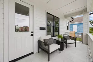 111 E 18th St, Houston, TX 77008 - Photo 6
