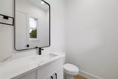 111 E 18th Street, Houston, TX 77008 - Photo 26