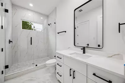 111 E 18th Street, Houston, TX 77008 - Photo 24