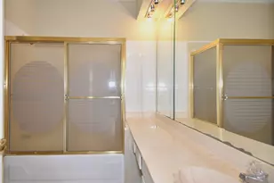 8055 Cambridge St, Houston, TX 77054 - Photo 16