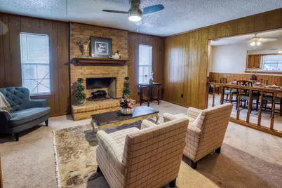 402 Cottonwood Street, Brenham, TX 77833 - Photo 4