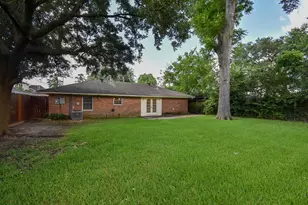 2210 Gardenia Dr, Houston, TX 77018 - Photo 4