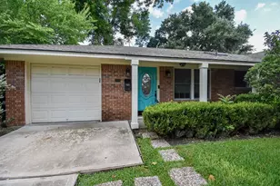 2210 Gardenia Dr, Houston, TX 77018 - Photo 2