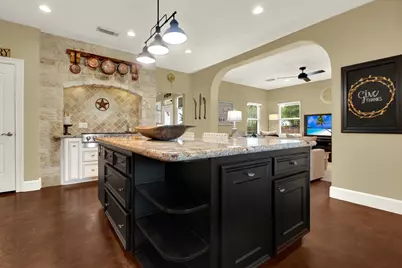 12102 Oak Bluff Drive, Houston, TX 77070 - Photo 14