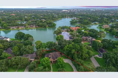 702 Piedmont Street, Sugar Land, TX 77478 - Photo 2