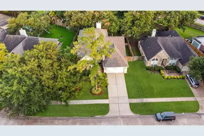 6702 Springcrest Drive, Sugar Land, TX 77479 - Photo 2