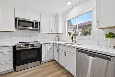 724 Country Place Drive #E, Houston, TX 77079 - Photo 18