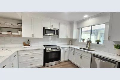 724 Country Place Drive #E, Houston, TX 77079 - Photo 14