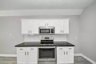 1105 E Kyle Rd, Clute, TX 77531 - Photo 14