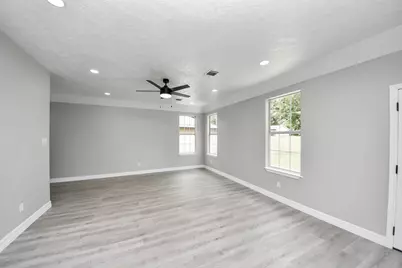 1105 E Kyle Road, Clute, TX 77531 - Photo 6