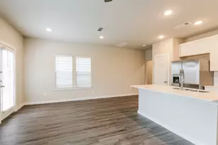 373 N Centro Cir, Shenandoah, TX 77385 - Photo 8
