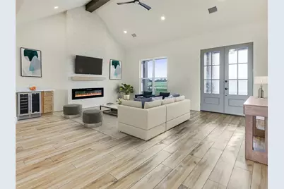 643 Chuckwagon Trail, Angleton, TX 77515 - Photo 2