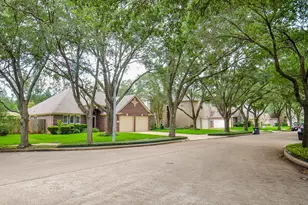 15311 Truslow Point Ln, Sugar Land, TX 77478 - Photo 2