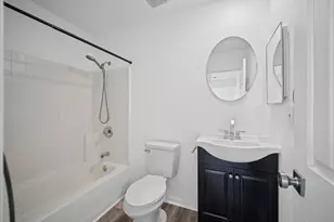 2425 Holly Hall St, Houston, TX 77054 - Photo 16