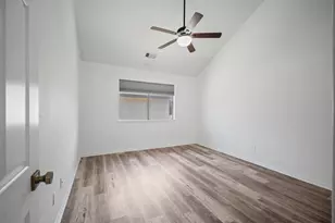2425 Holly Hall St, Houston, TX 77054 - Photo 10