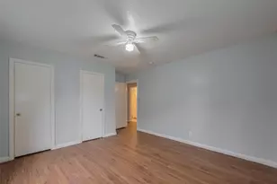 4906 Larkspur St, Houston, TX 77033 - Photo 8