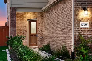 12303 Sterling Oak Dr, Houston, TX 77044 - Photo 2