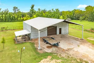 130 Pin Oak Dr, Angleton, TX 77515 - Photo 18