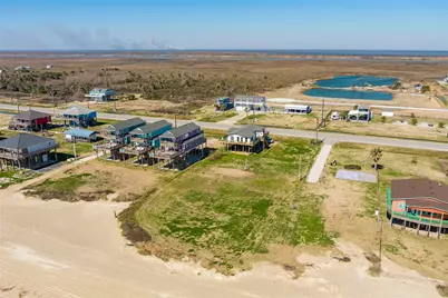 981 Marjorie, Gilchrist, TX 77617 - Photo 10