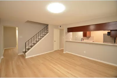 76 W Park West Drive, Houston, TX 77072 - Photo 6