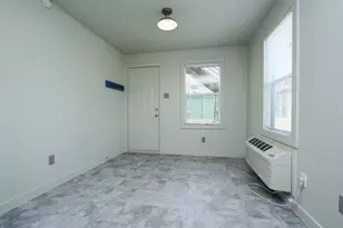 505 E 32nd St, Houston, TX 77018 - Photo 2