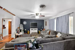 2850 Lakeview Cir, Beaumont, TX 77703 - Photo 8