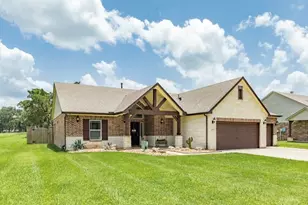 2337 Shalmar Dr, West Columbia, TX 77486 - Photo 2