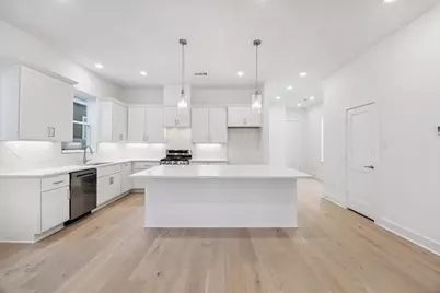 1321 Alexander Street, Houston, TX 77008 - Photo 1