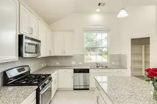 101 Long Meadow Ct, Clute, TX 77531 - Photo 20